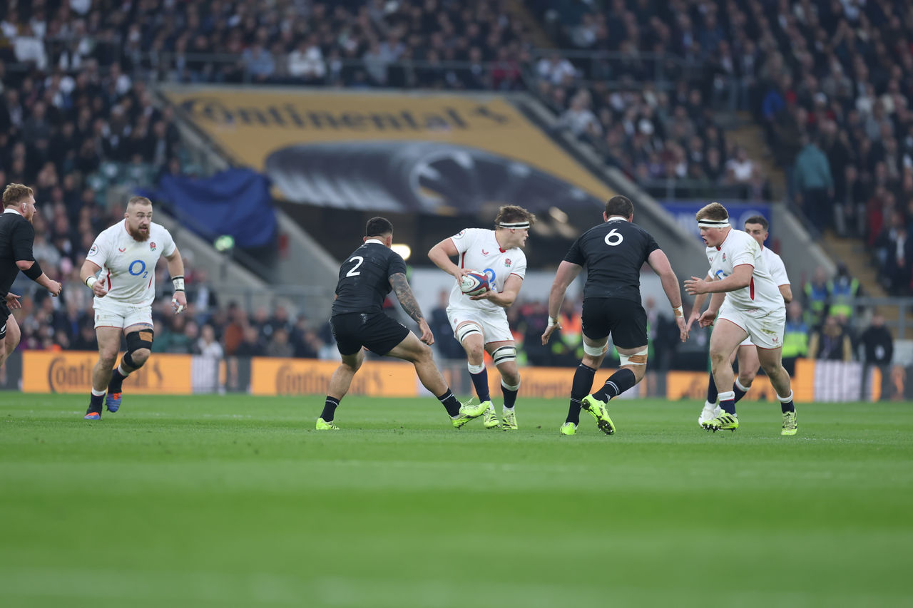 LONDON, ENGLAND - NOVEMBER 15: Guy Pepper of England runs with the ball whilst under pressure from Codie Taylor of New Zealand during the Quilter Nations Series 2025 rugby international match between England and New Zealand at Allianz Stadium on November 15, 2025 in London, England. (Photo by Alex Davidson - RFU/The RFU Collection via Getty Images)